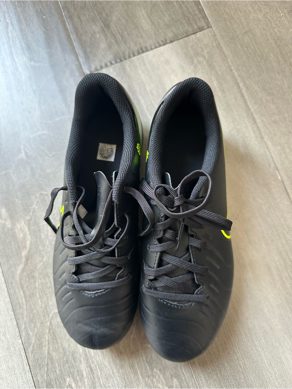Boys Nike soccer cleats 4.5Y - Picture 6 of 7